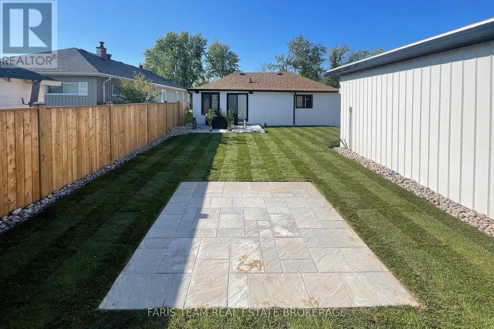 1135 POPLAR DRIVE