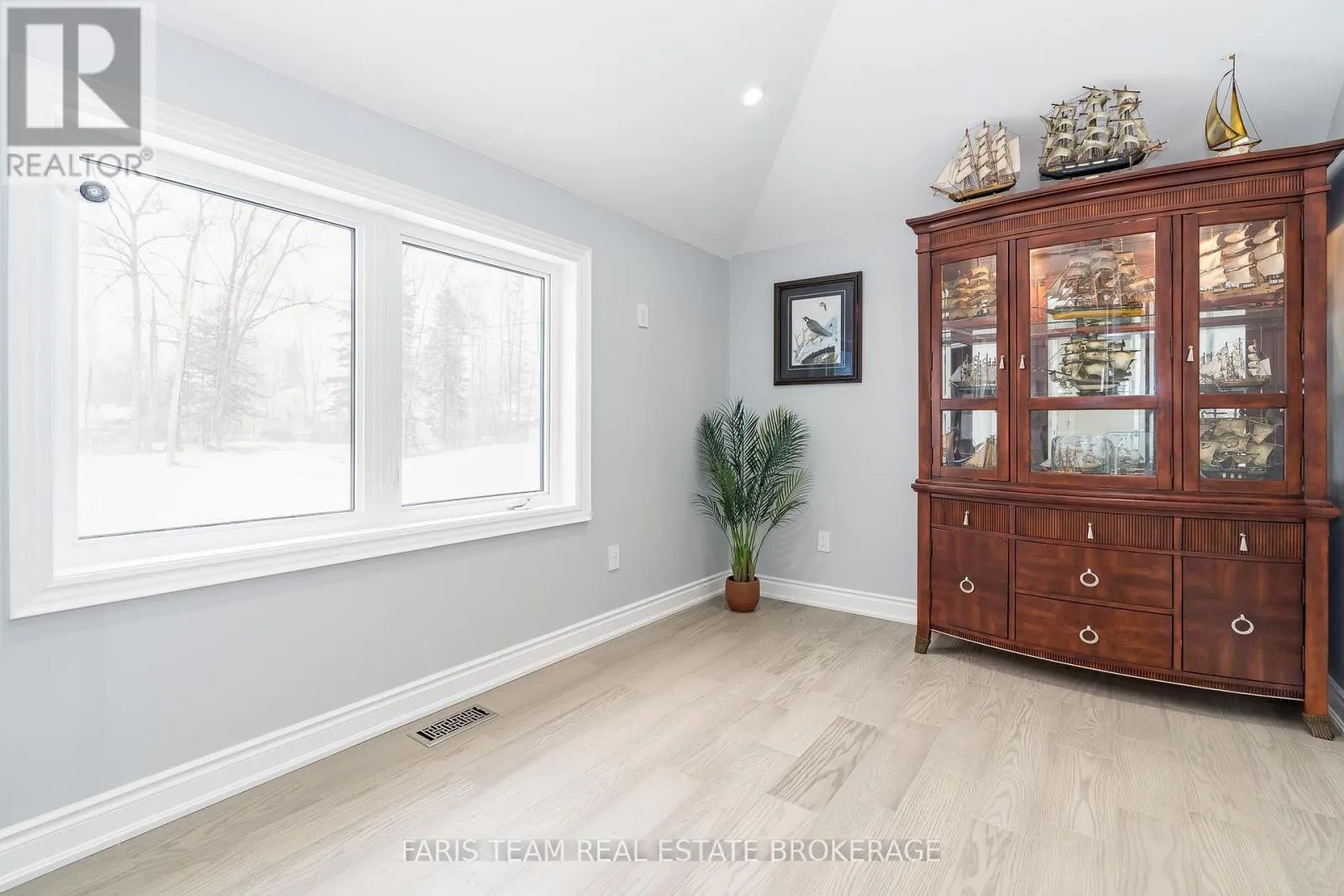 1135 POPLAR DRIVE