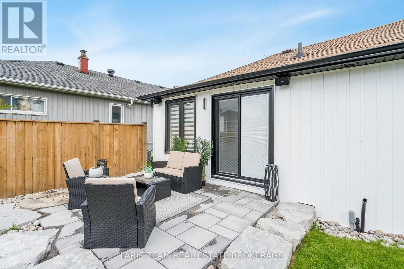 1135 POPLAR DRIVE