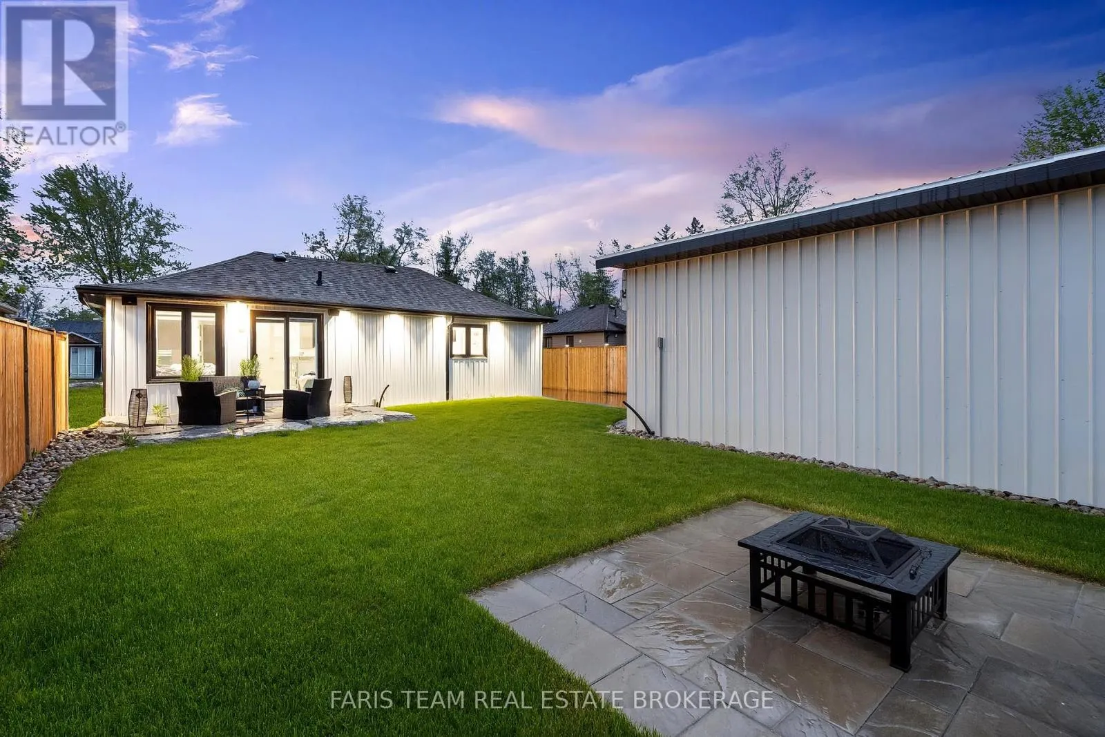 1135 POPLAR DRIVE