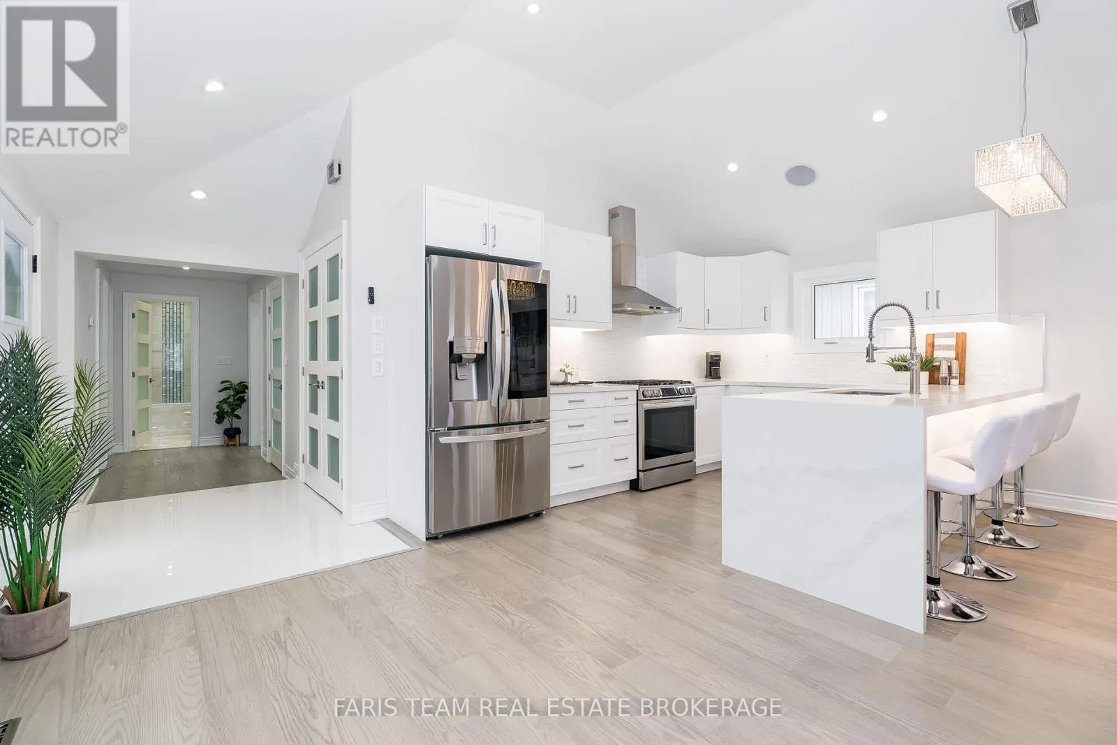 1135 POPLAR DRIVE