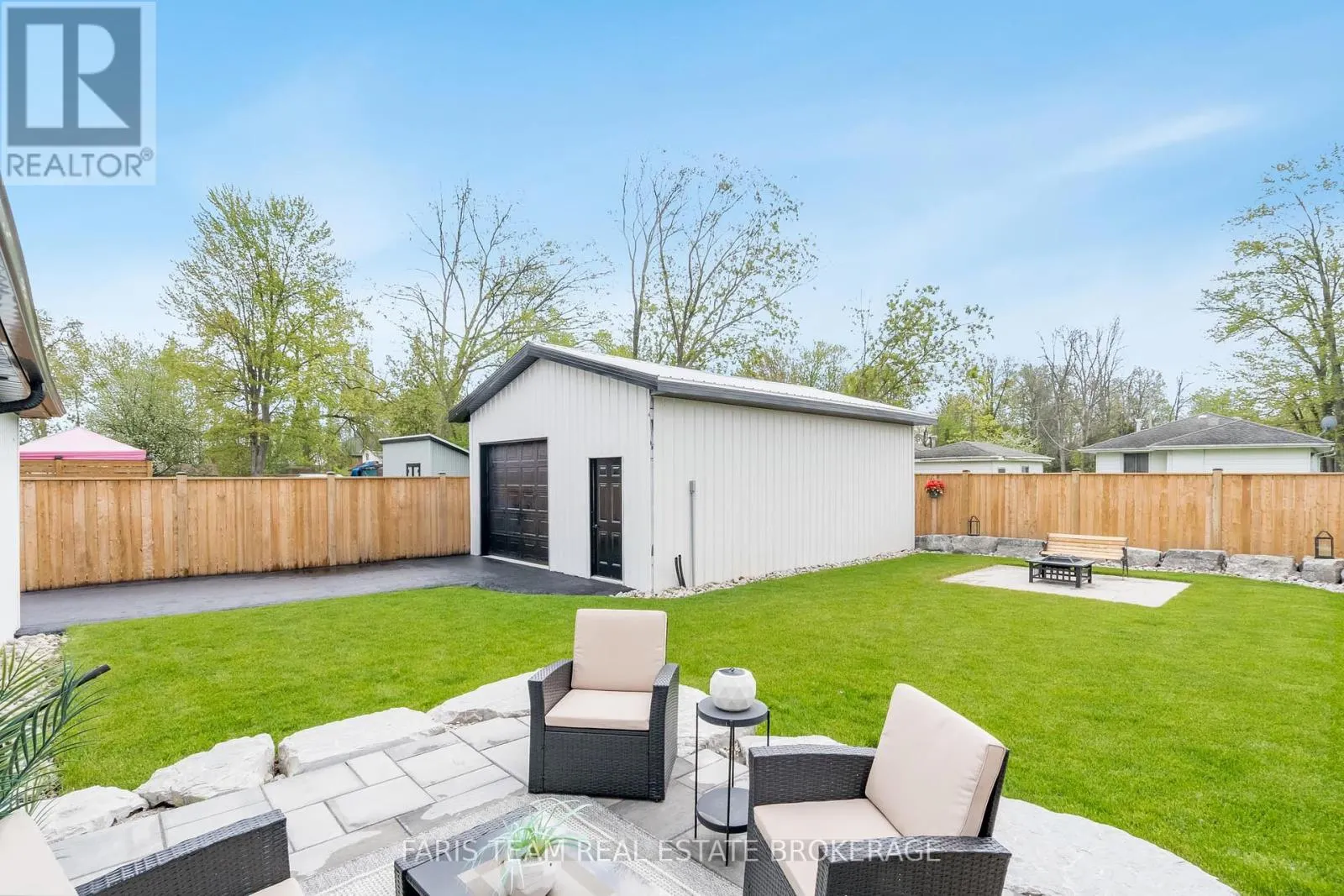 1135 POPLAR DRIVE