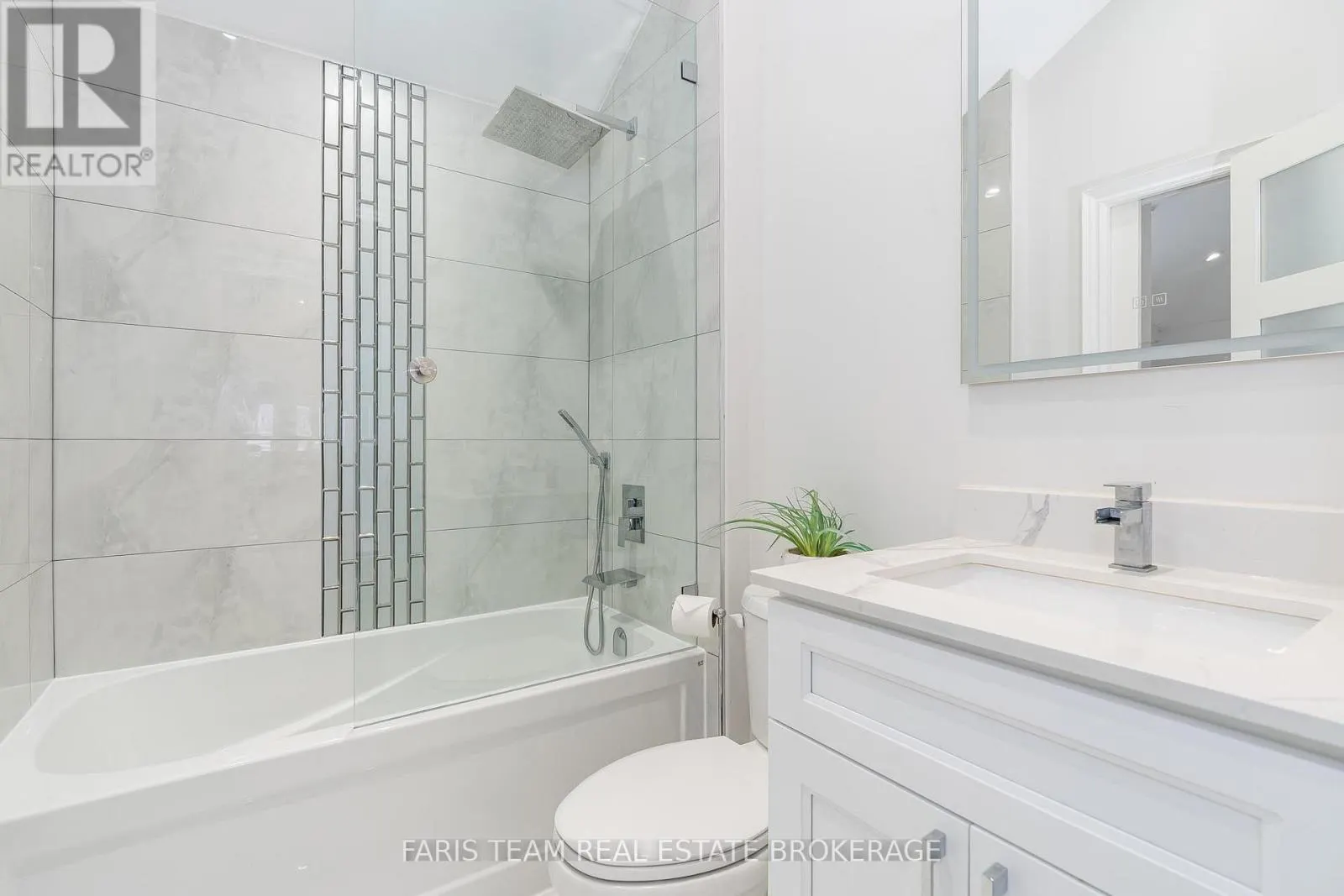 1135 POPLAR DRIVE