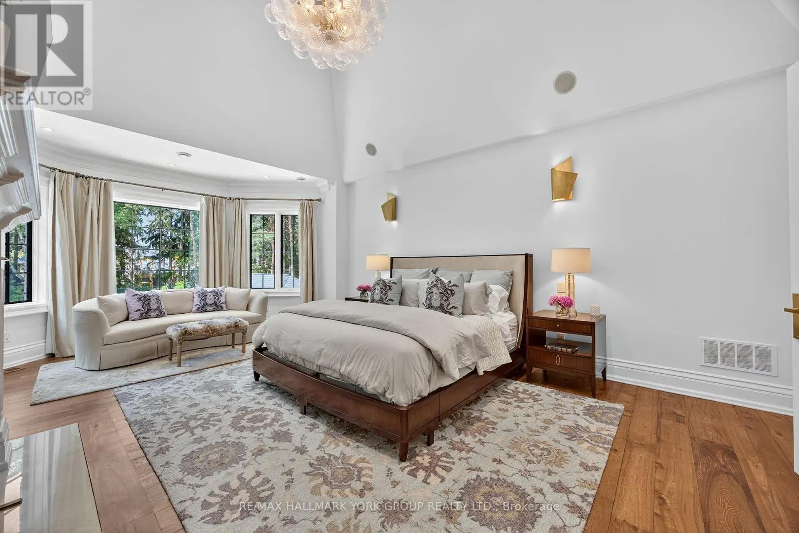 108 KENNEDY STREET W