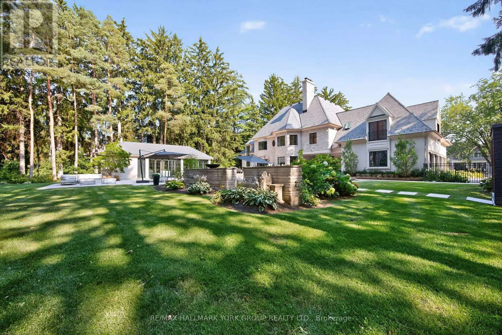 108 KENNEDY STREET W
