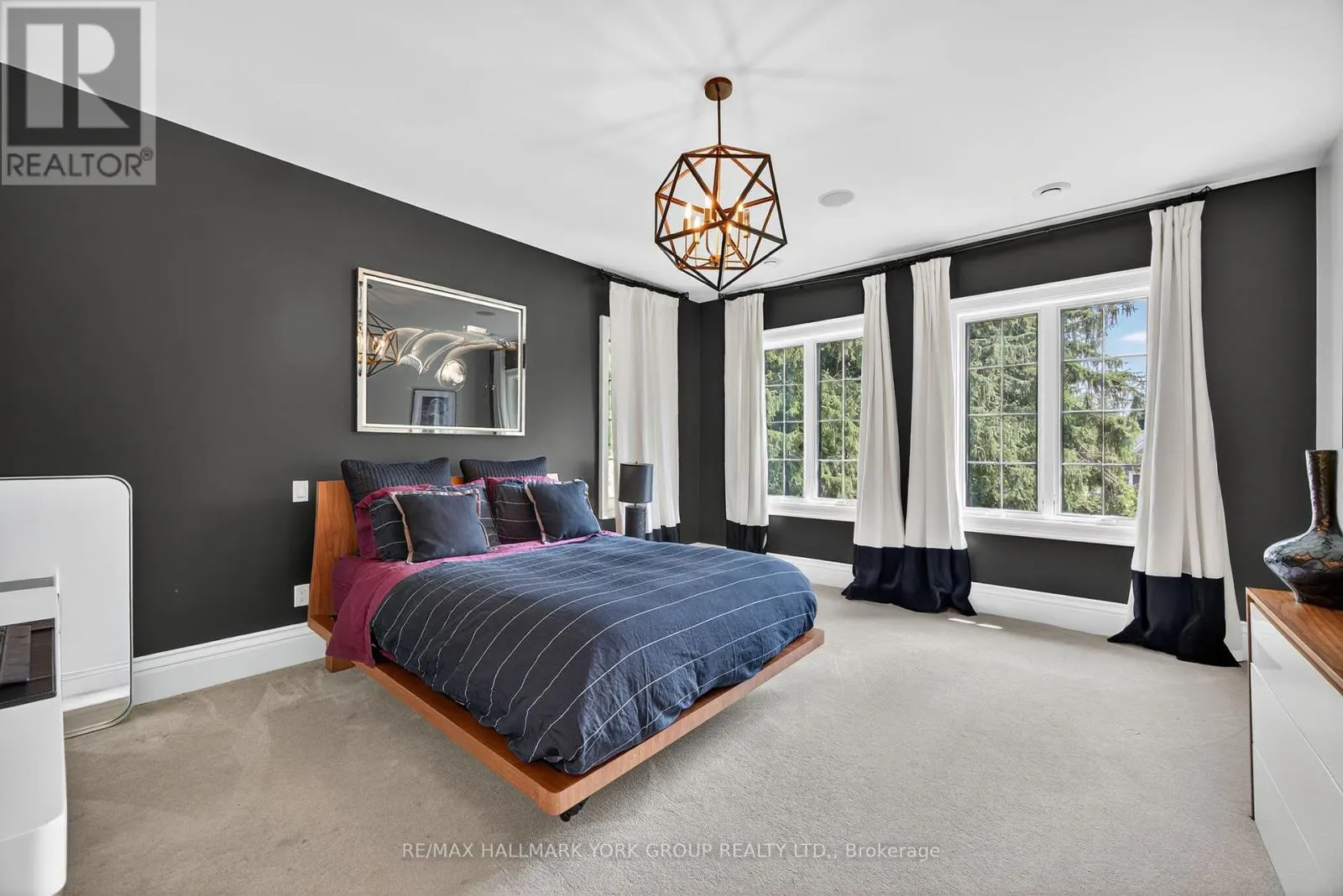 108 KENNEDY STREET W
