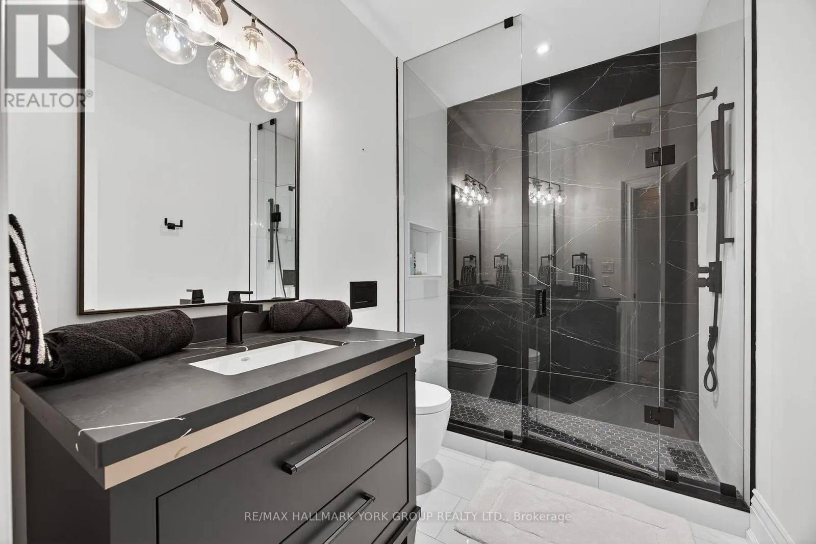 108 KENNEDY STREET W