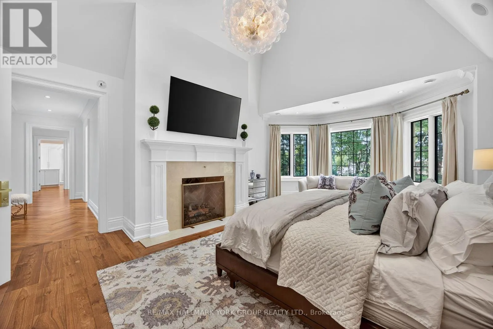 108 KENNEDY STREET W