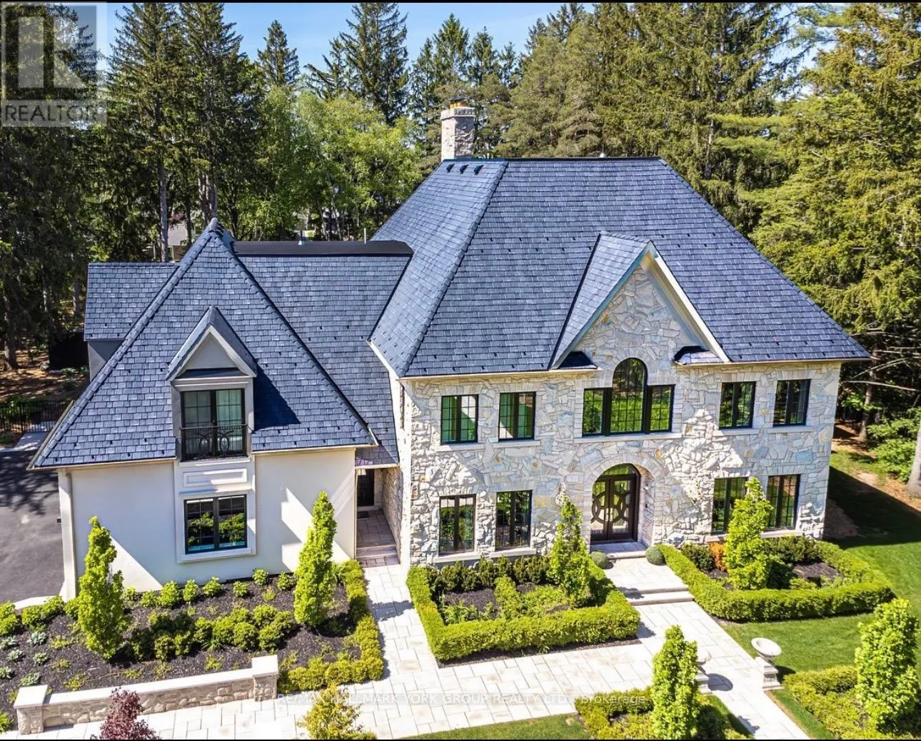 108 KENNEDY STREET W