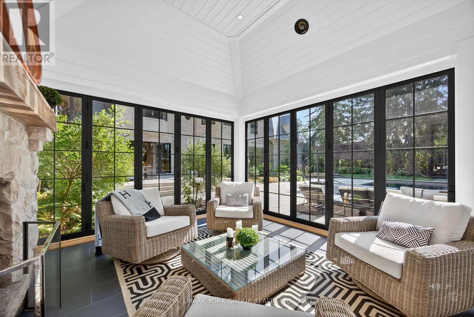 108 KENNEDY STREET W