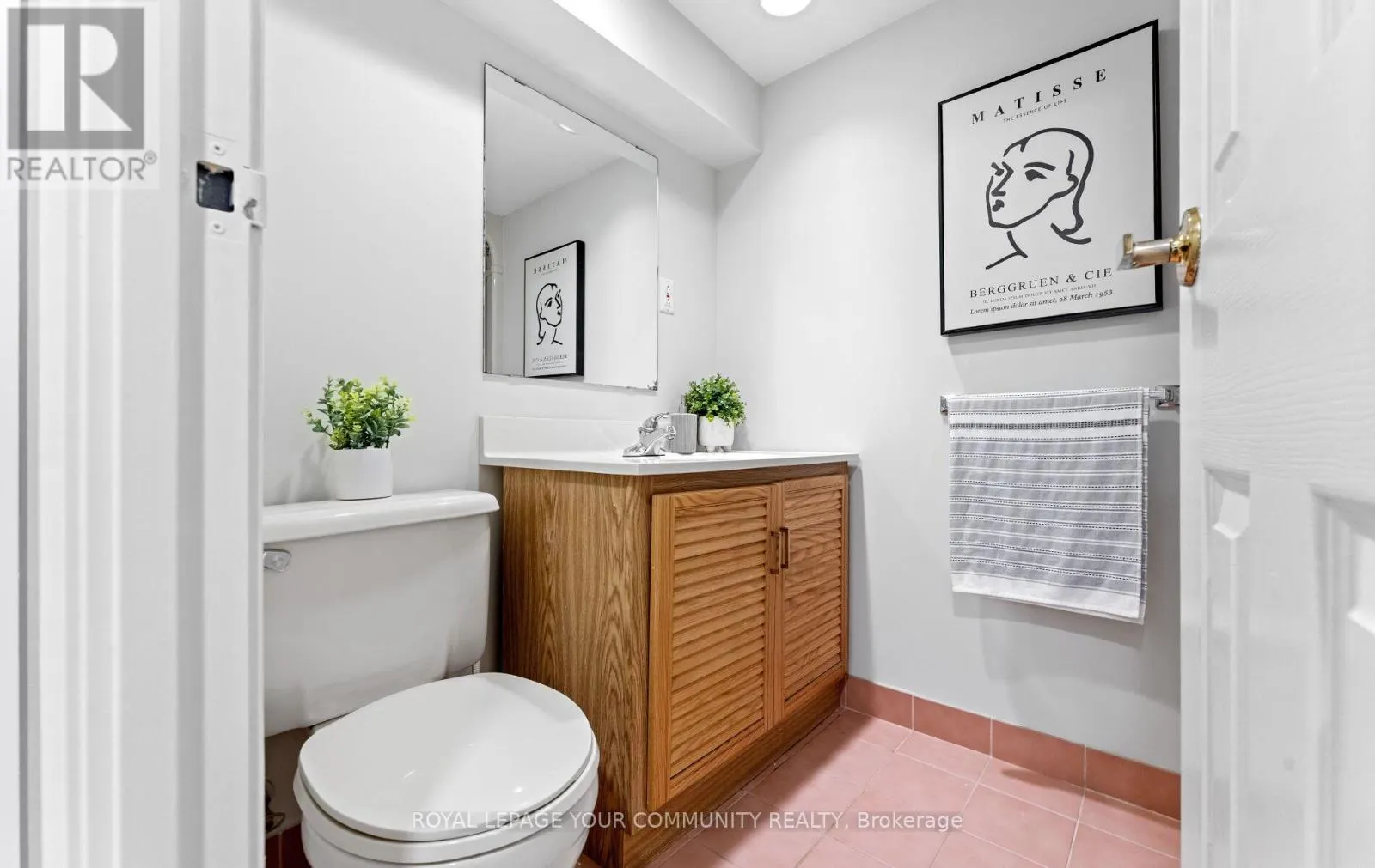 25 TILSTON GROVE