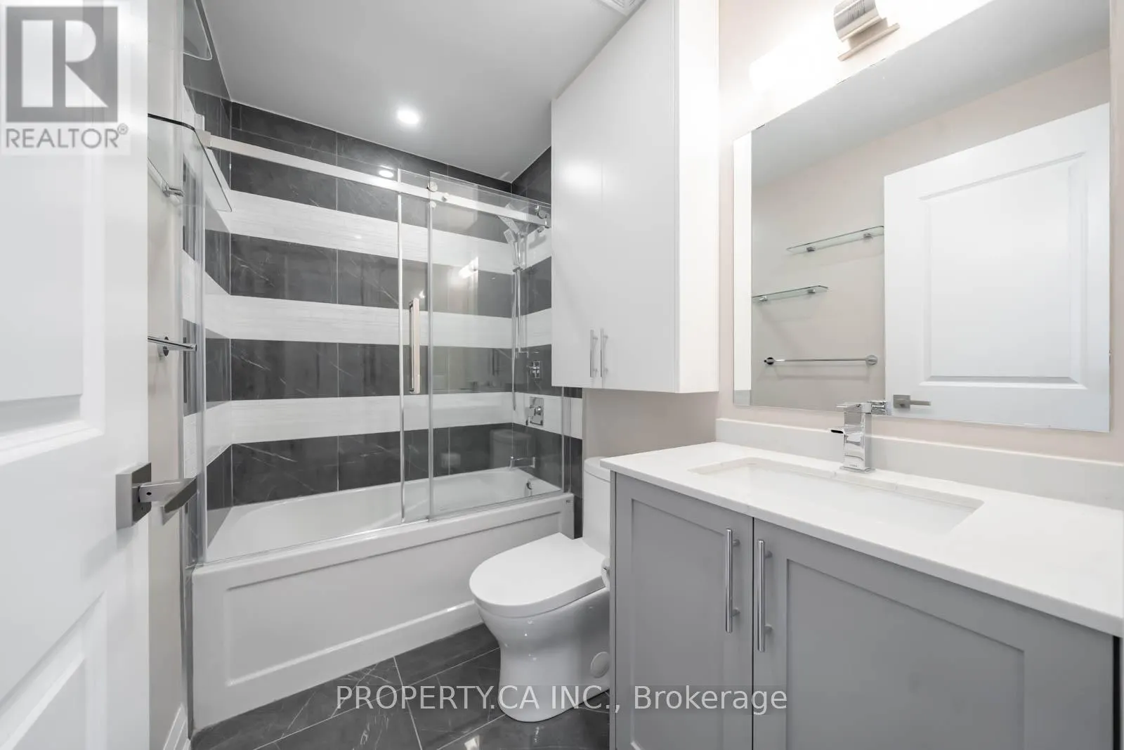 216W - 10 GATINEAU DRIVE