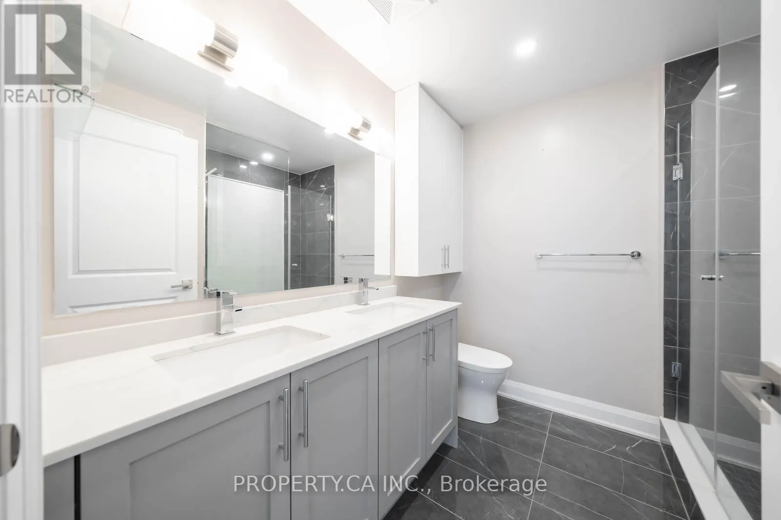 216W - 10 GATINEAU DRIVE