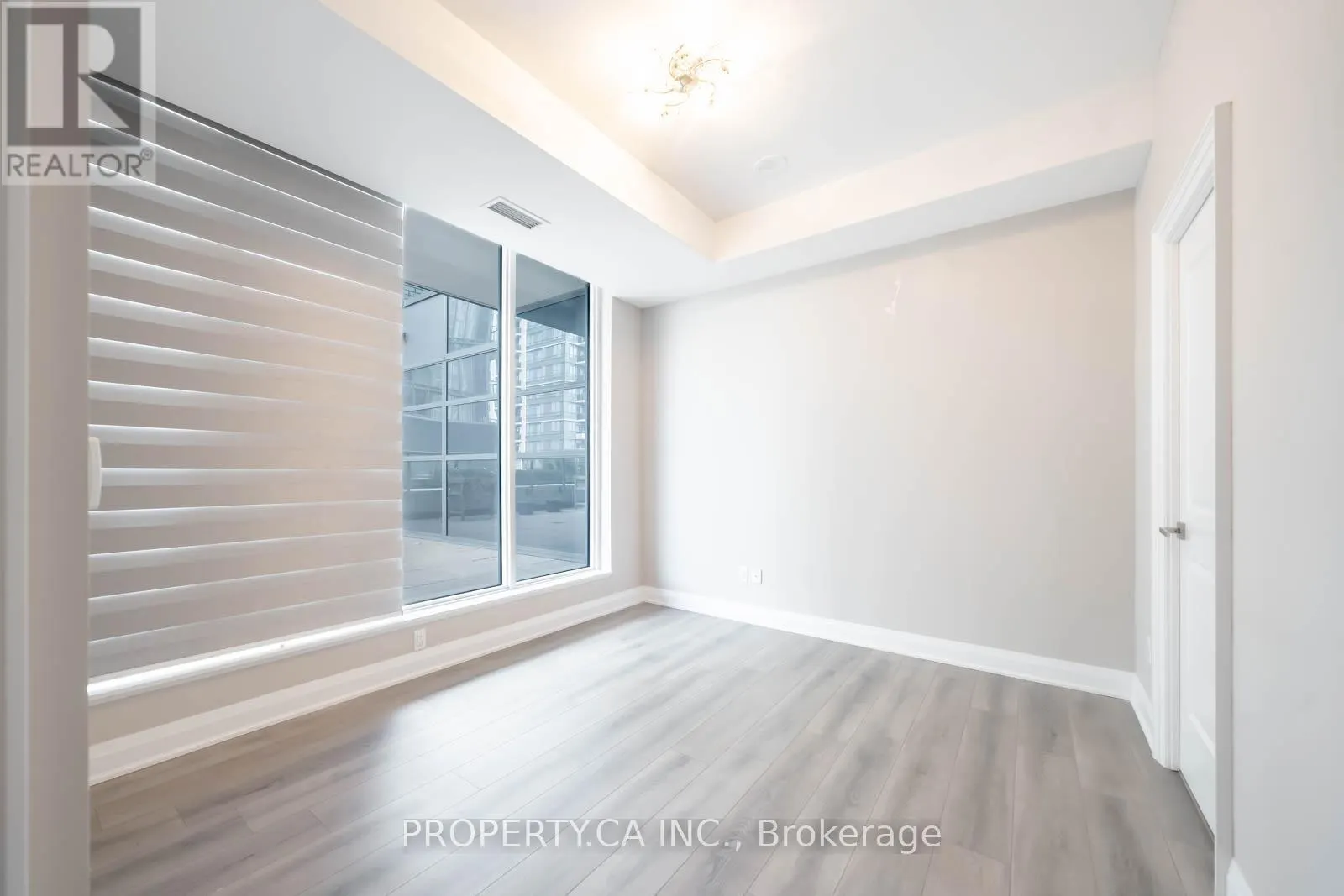 216W - 10 GATINEAU DRIVE