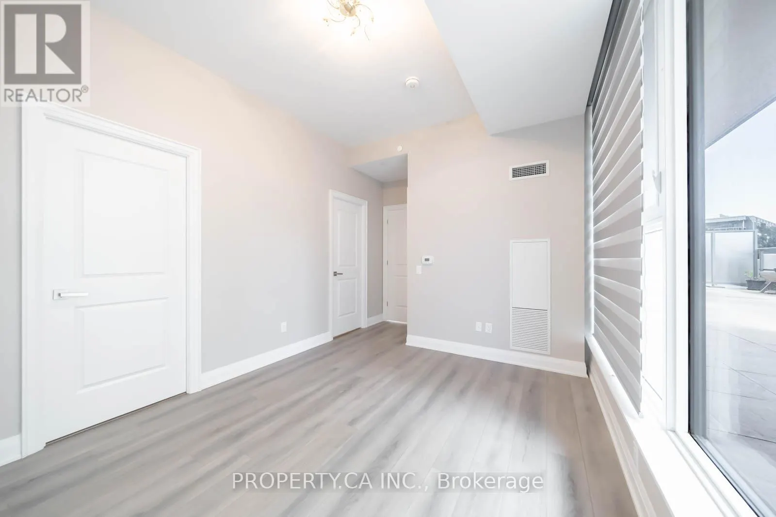 216W - 10 GATINEAU DRIVE