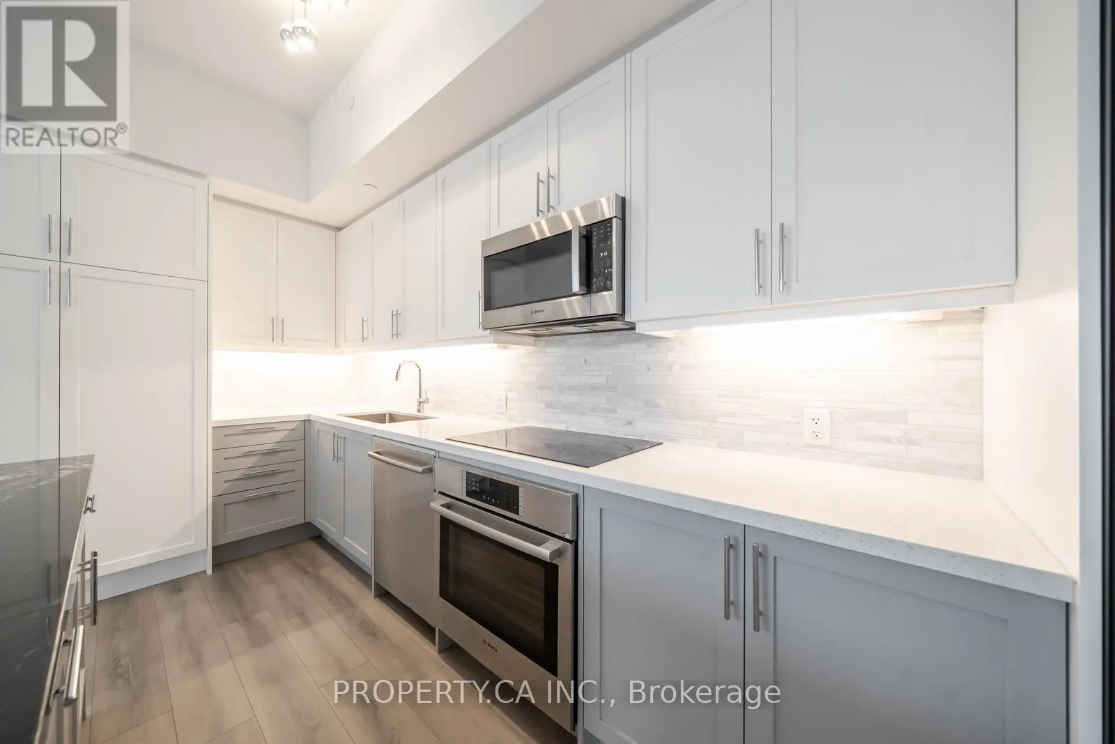 216W - 10 GATINEAU DRIVE