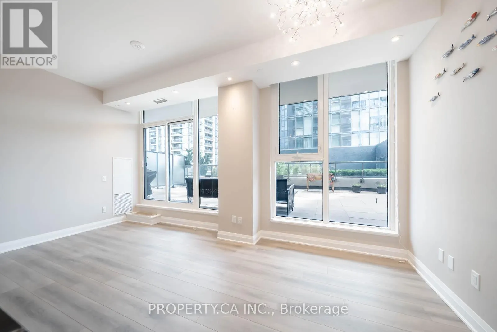 216W - 10 GATINEAU DRIVE