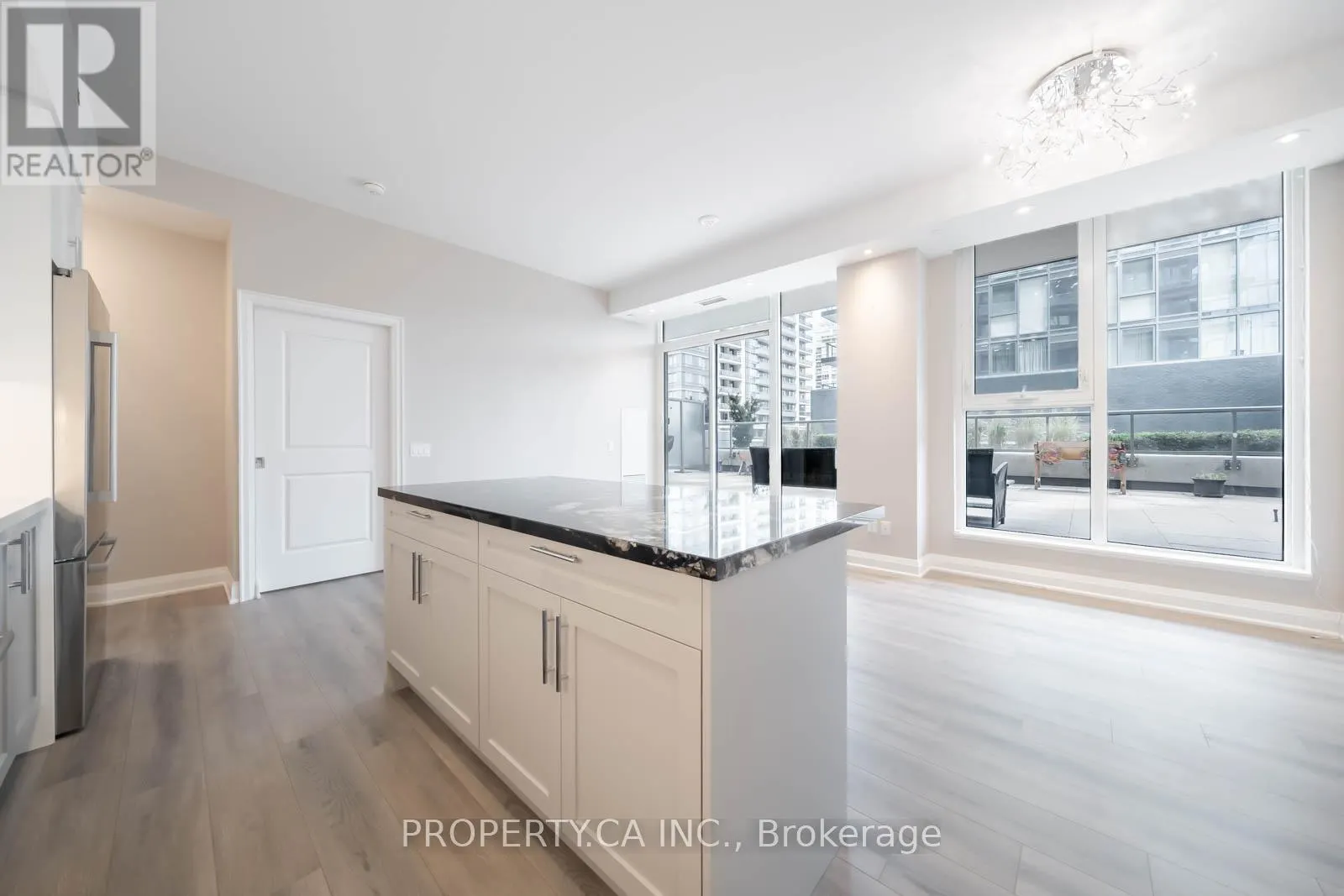 216W - 10 GATINEAU DRIVE
