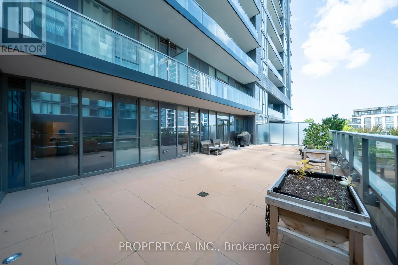 216W - 10 GATINEAU DRIVE