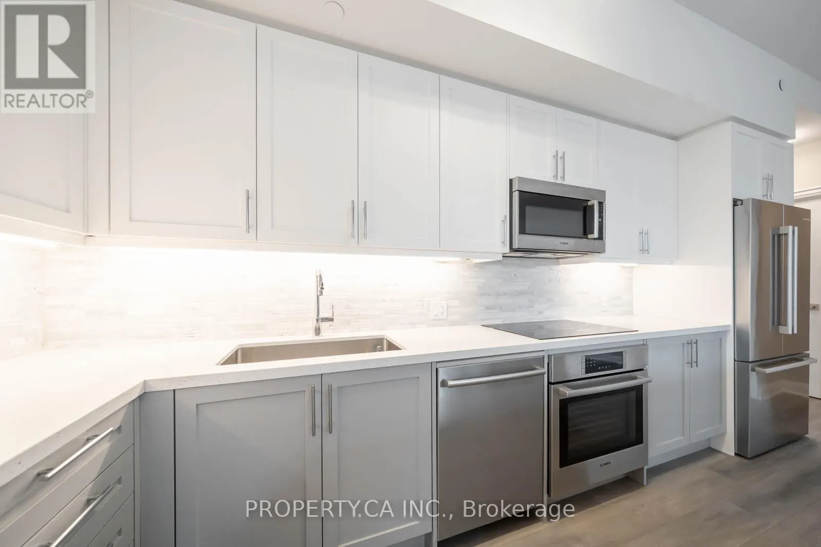 216W - 10 GATINEAU DRIVE