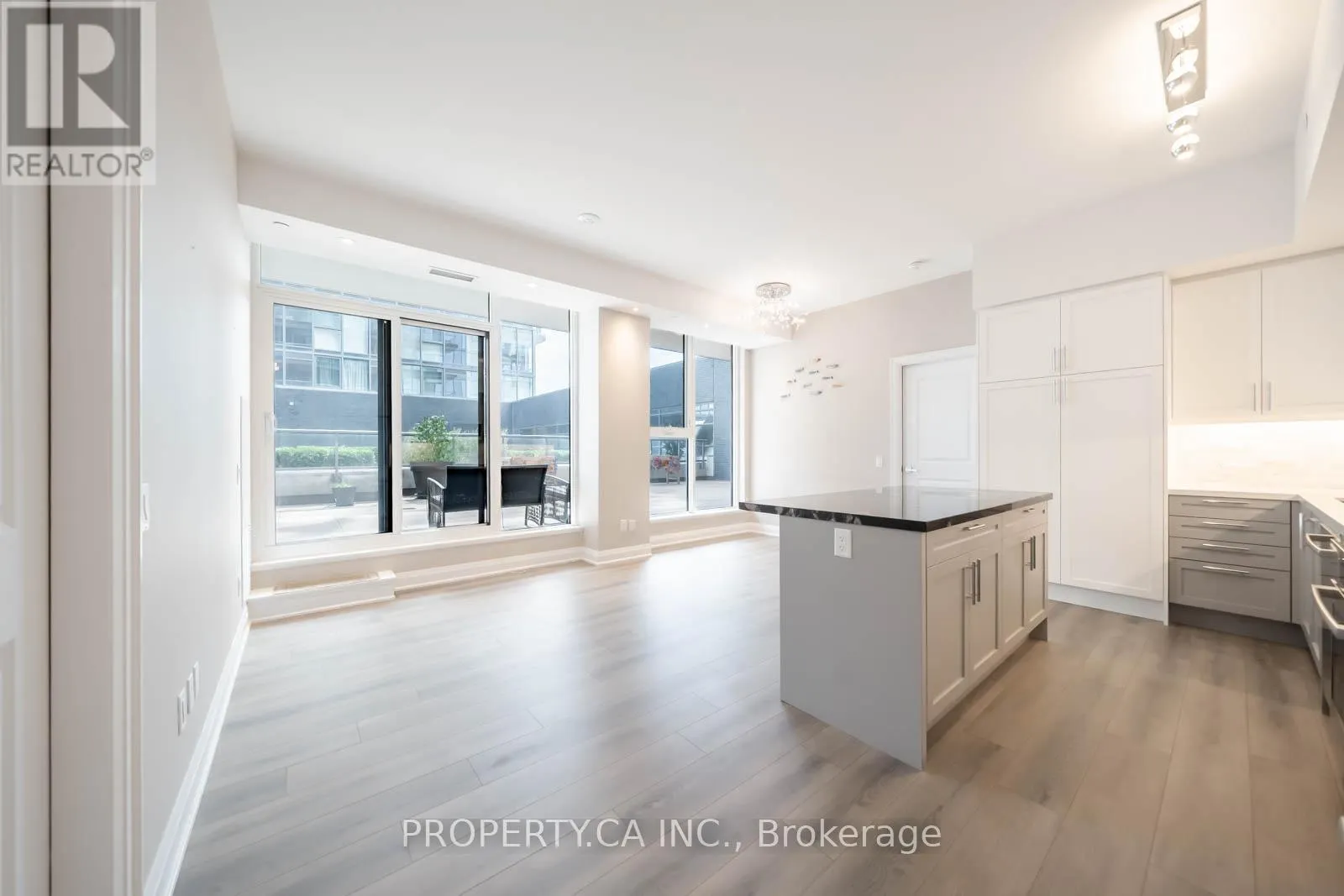 216W - 10 GATINEAU DRIVE