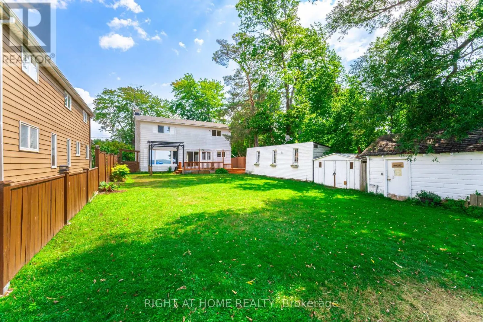 428 LAKE DRIVE S