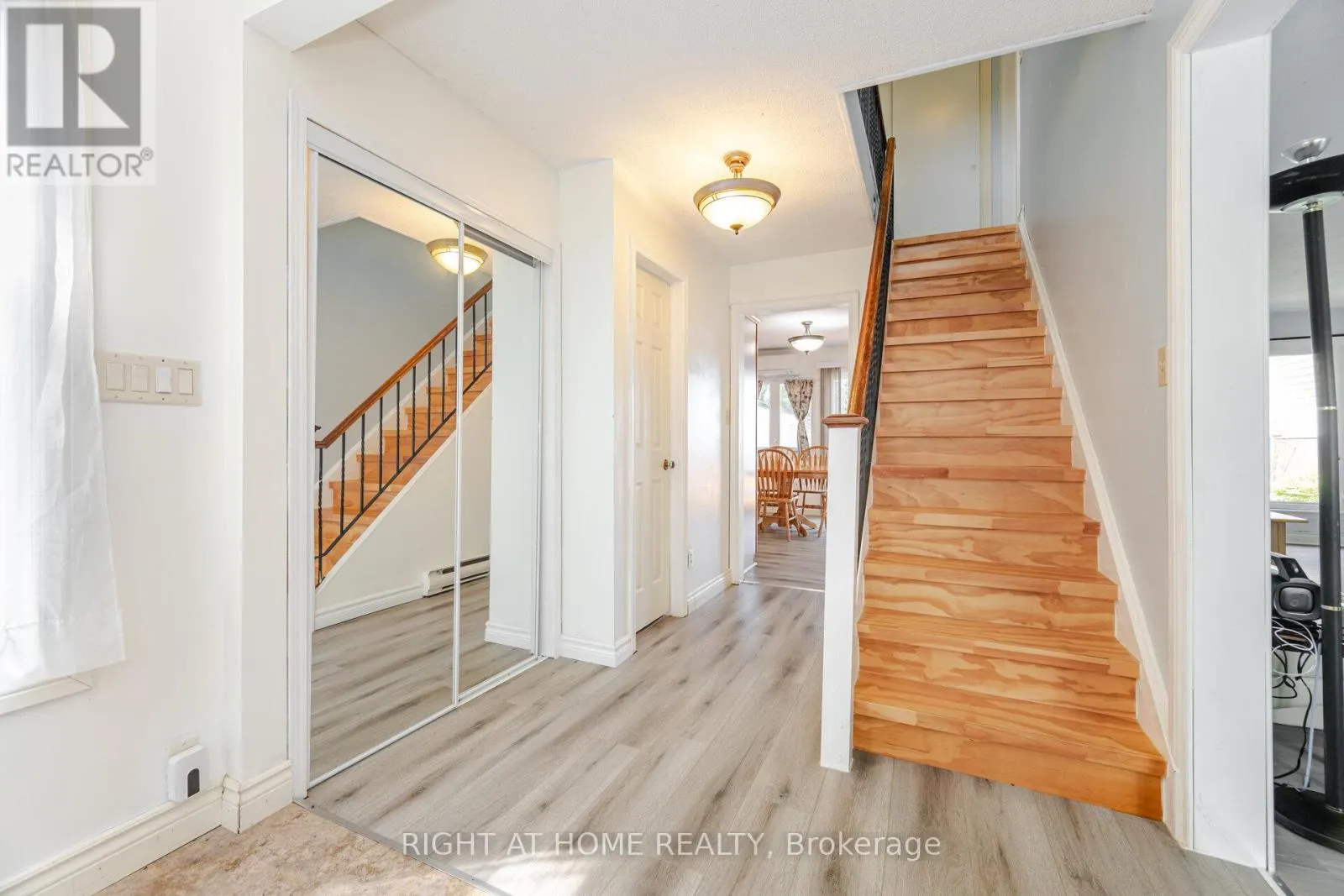 428 LAKE DRIVE S