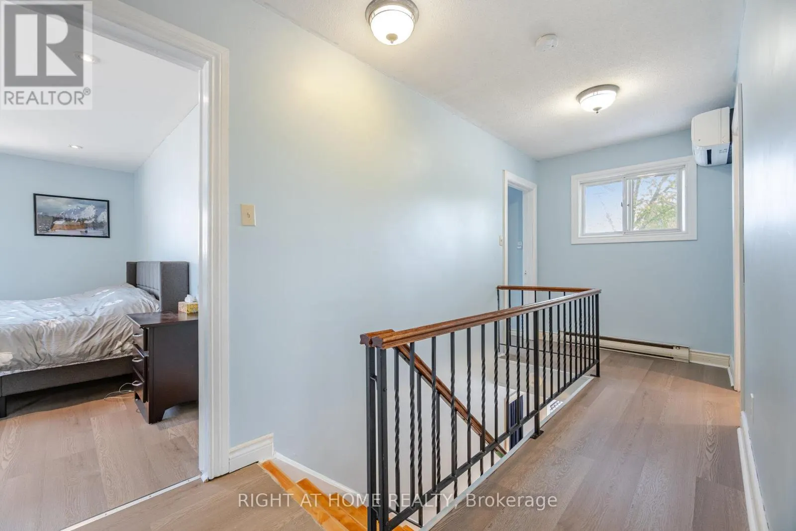 428 LAKE DRIVE S