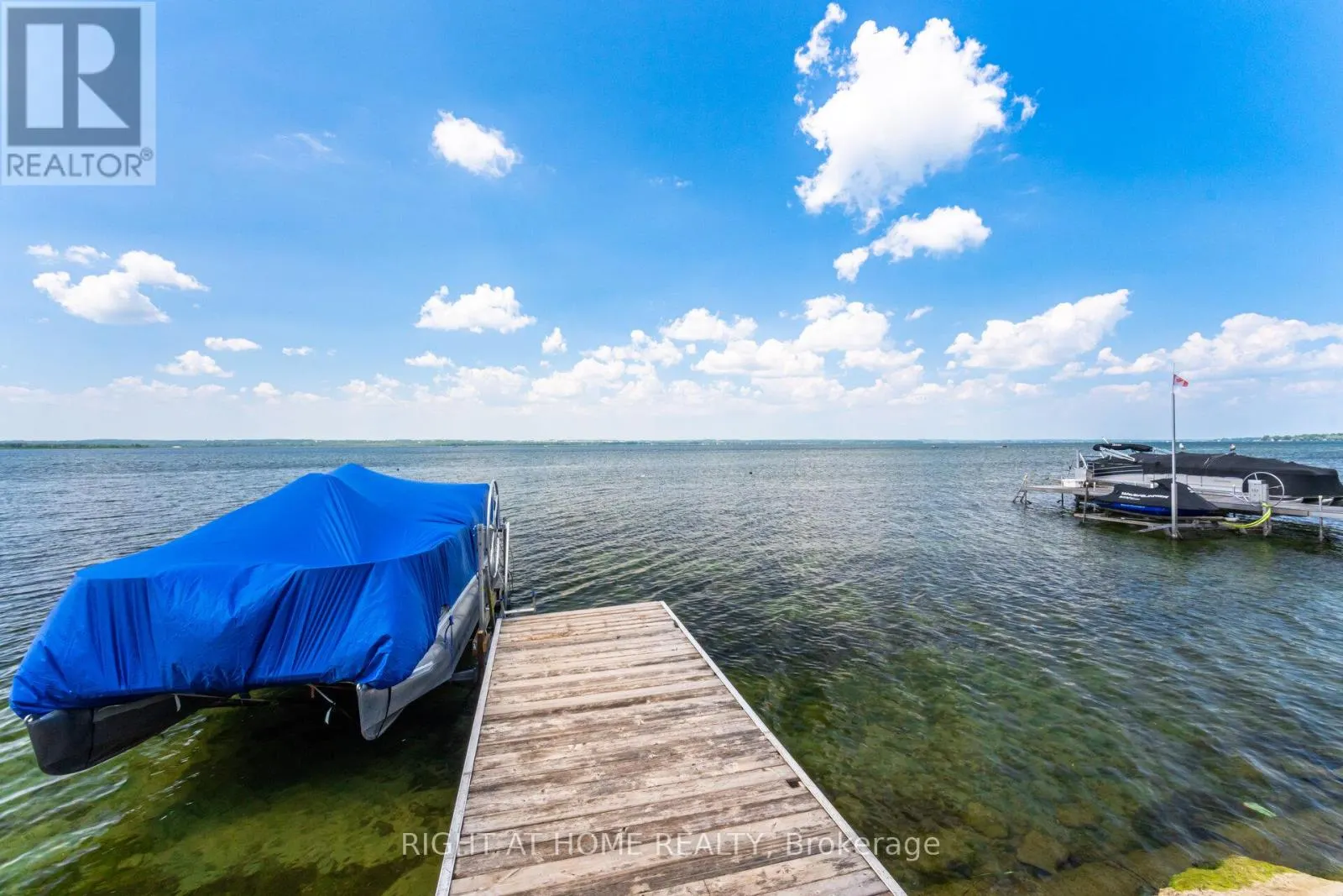 428 LAKE DRIVE S