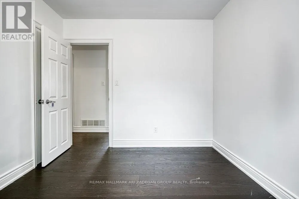 402 CENTRE STREET E