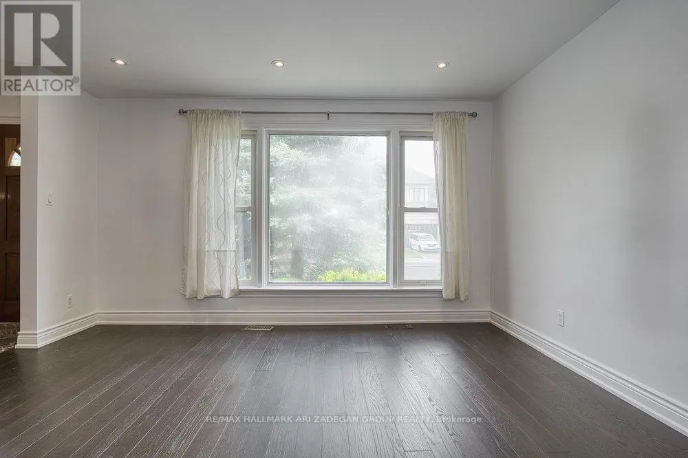 402 CENTRE STREET E