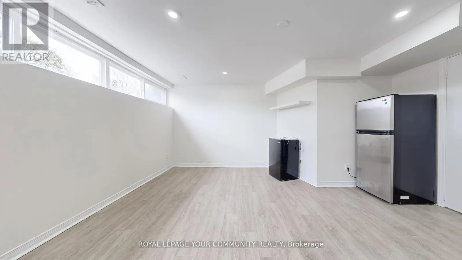 446 LYNETT CRESCENT