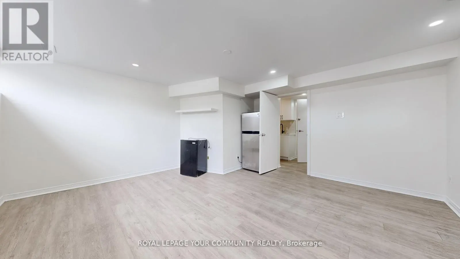 446 LYNETT CRESCENT