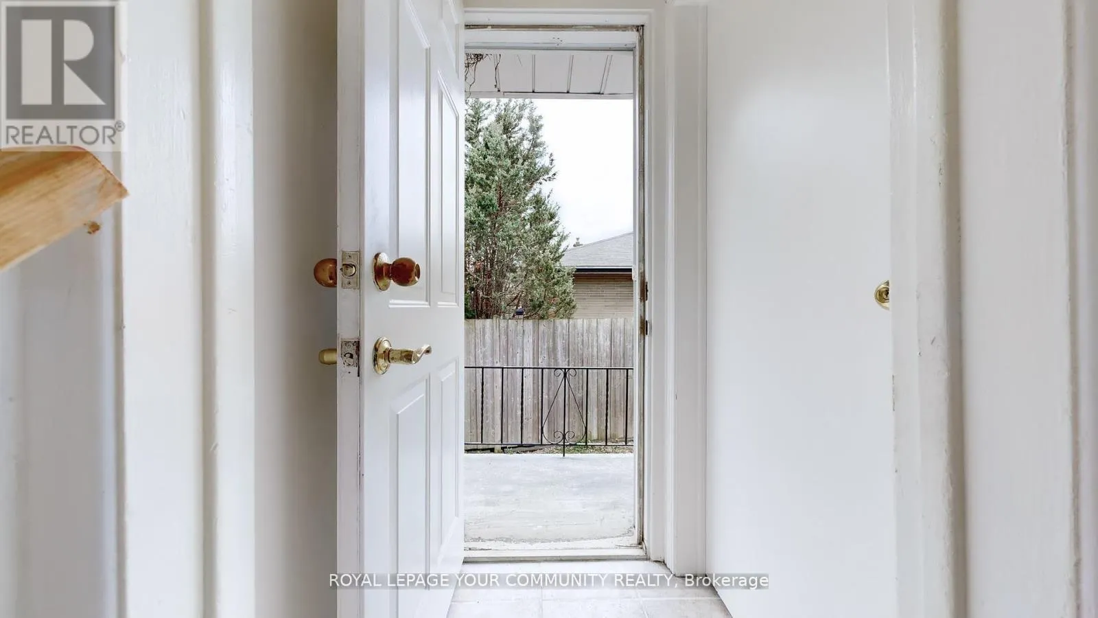 446 LYNETT CRESCENT