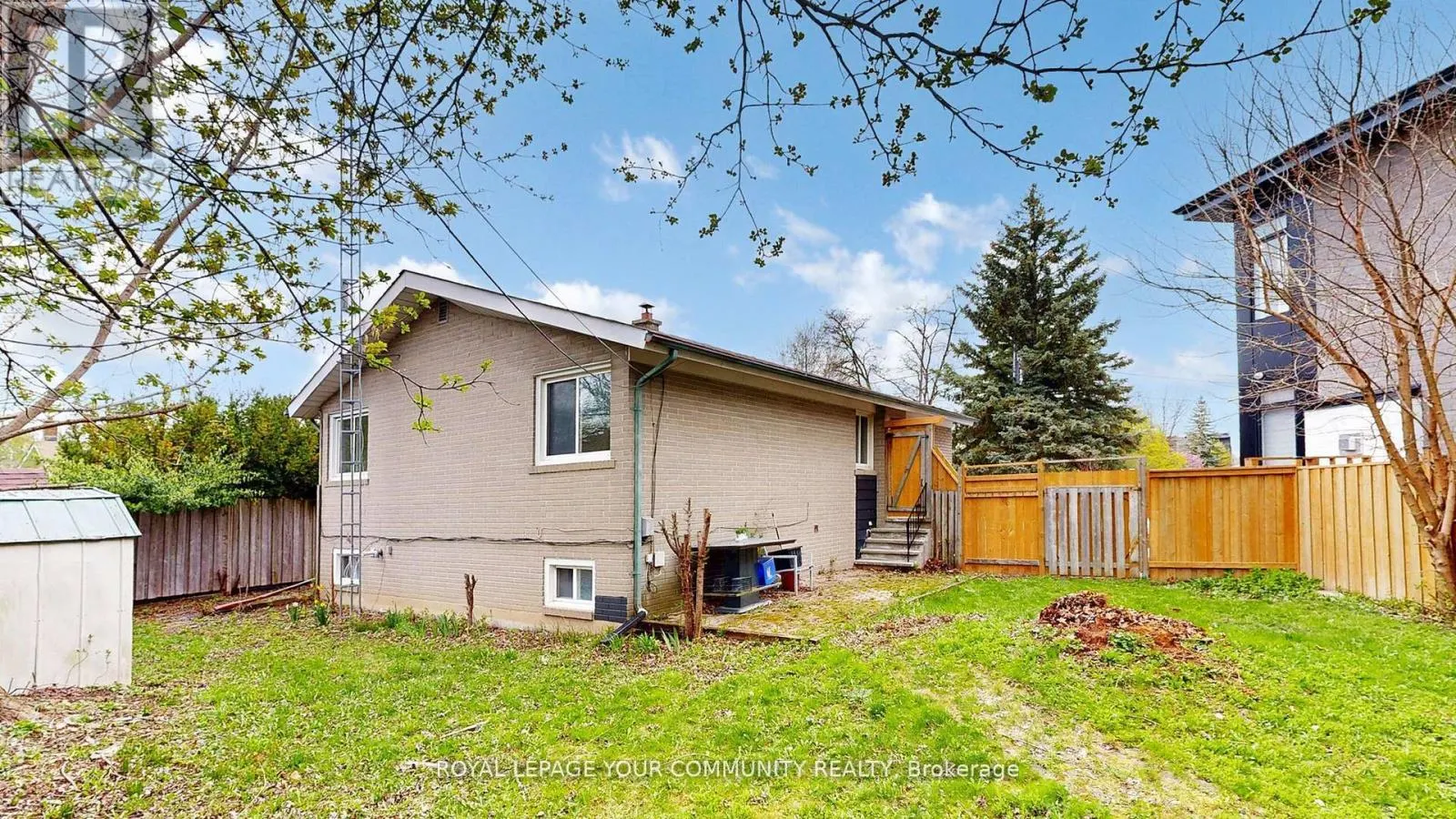 446 LYNETT CRESCENT