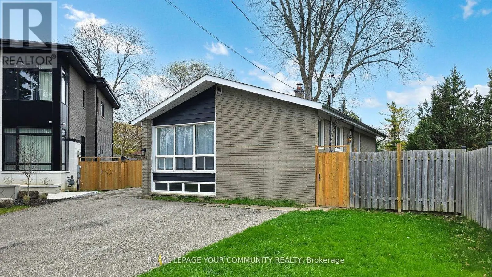 446 LYNETT CRESCENT
