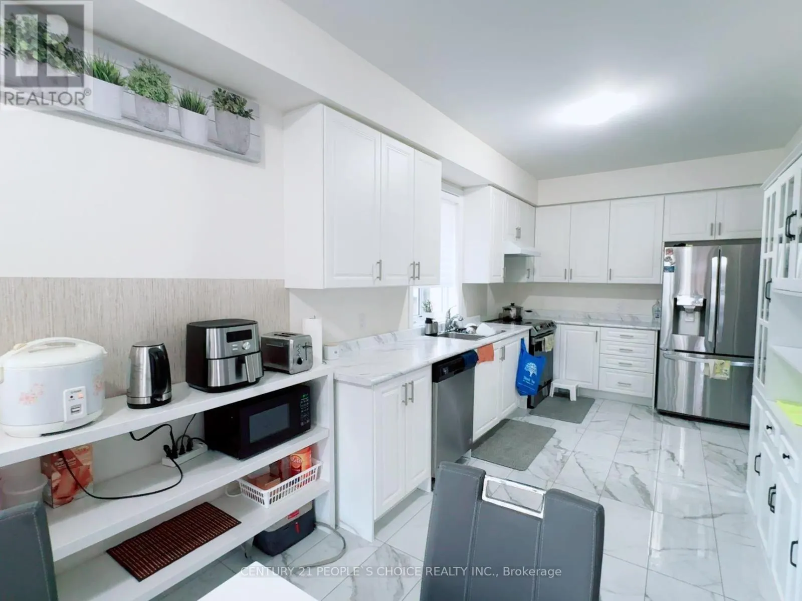UPPER - 118 BLACKWELL CRESCENT