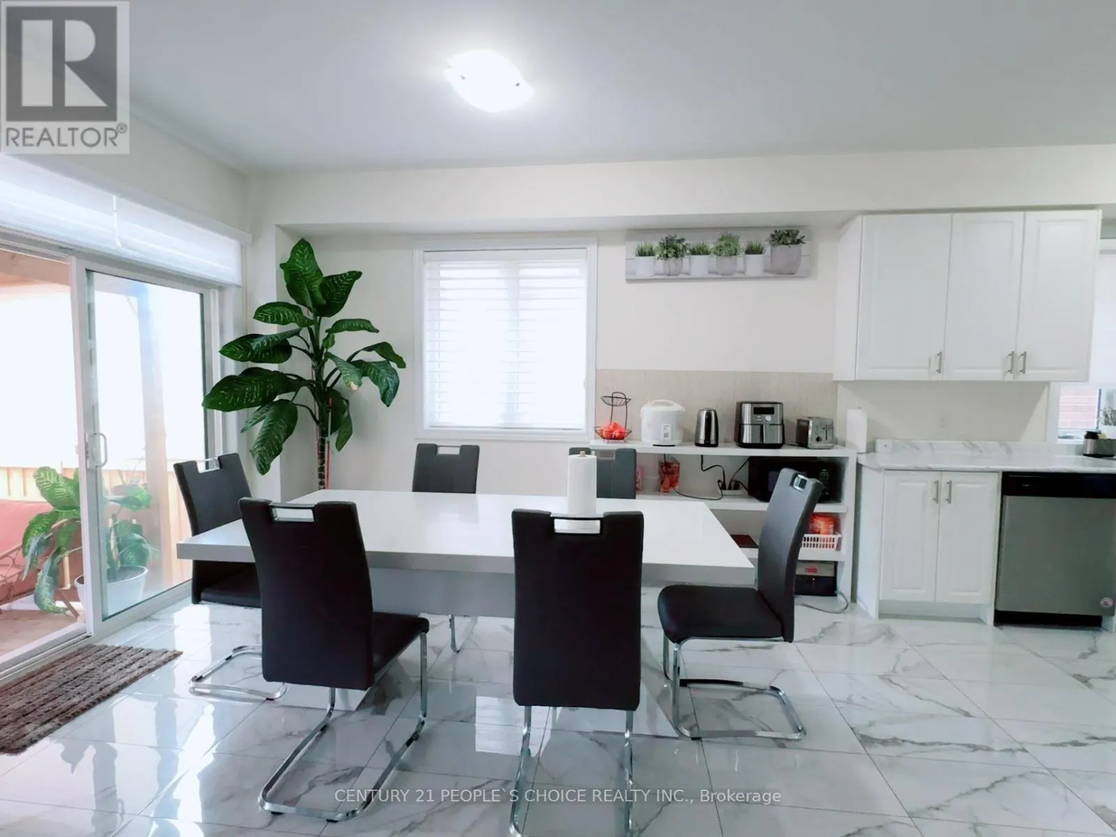 UPPER - 118 BLACKWELL CRESCENT