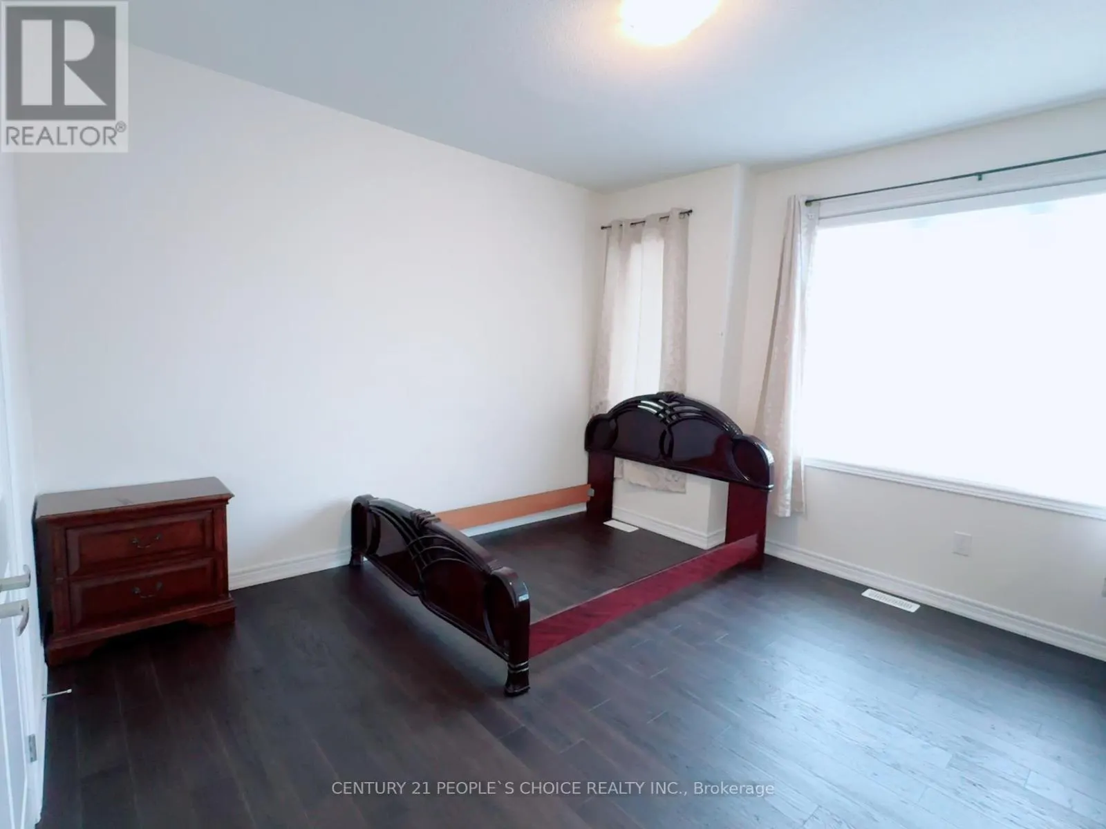 UPPER - 118 BLACKWELL CRESCENT