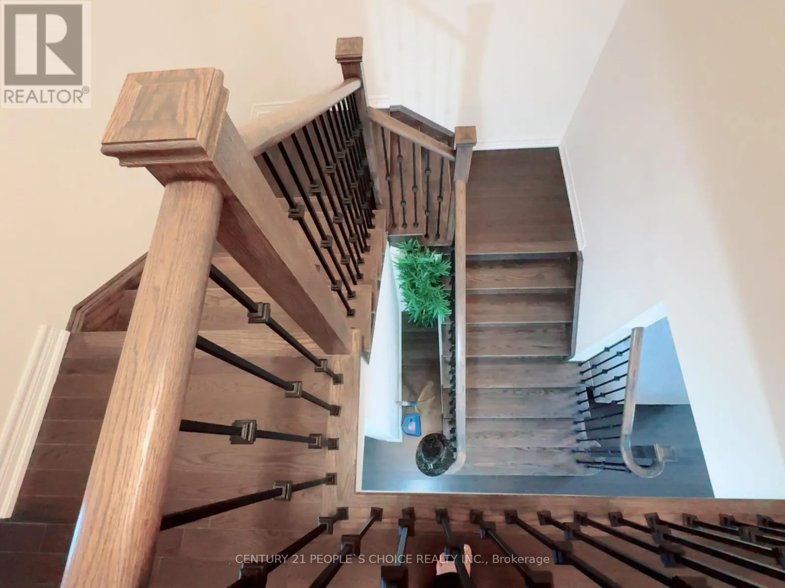 UPPER - 118 BLACKWELL CRESCENT