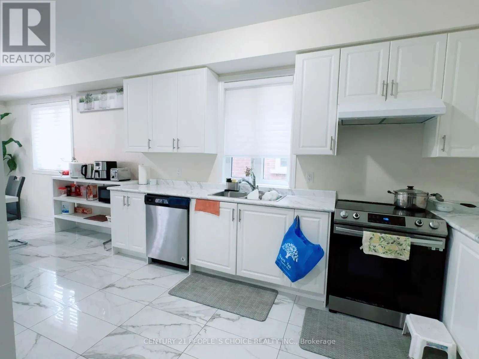 UPPER - 118 BLACKWELL CRESCENT