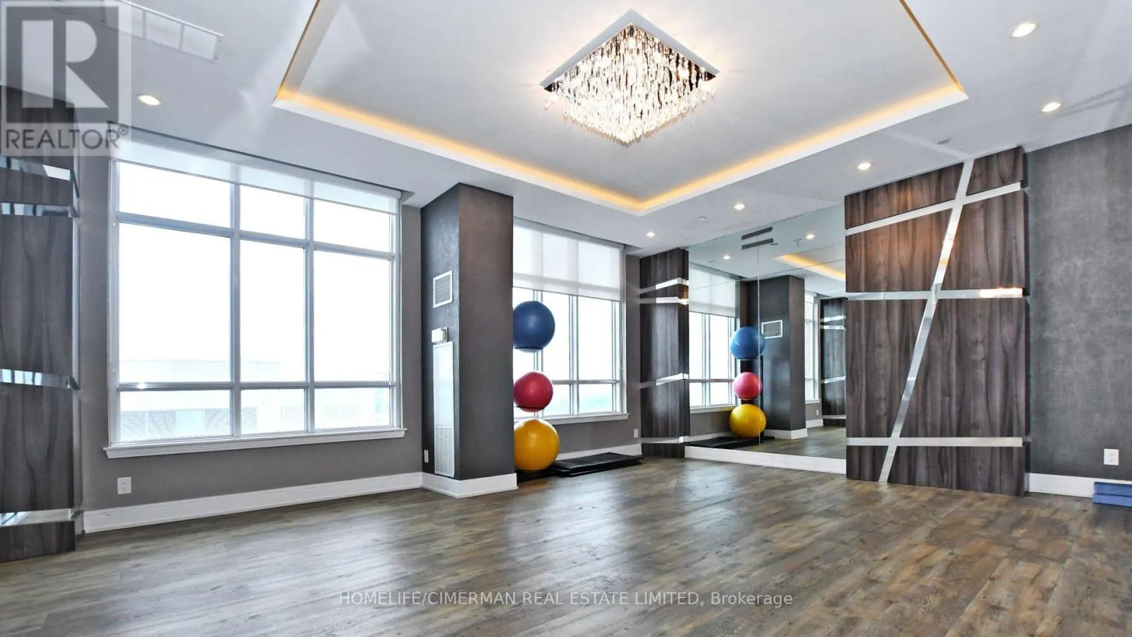 809 - 9199 YONGE STREET
