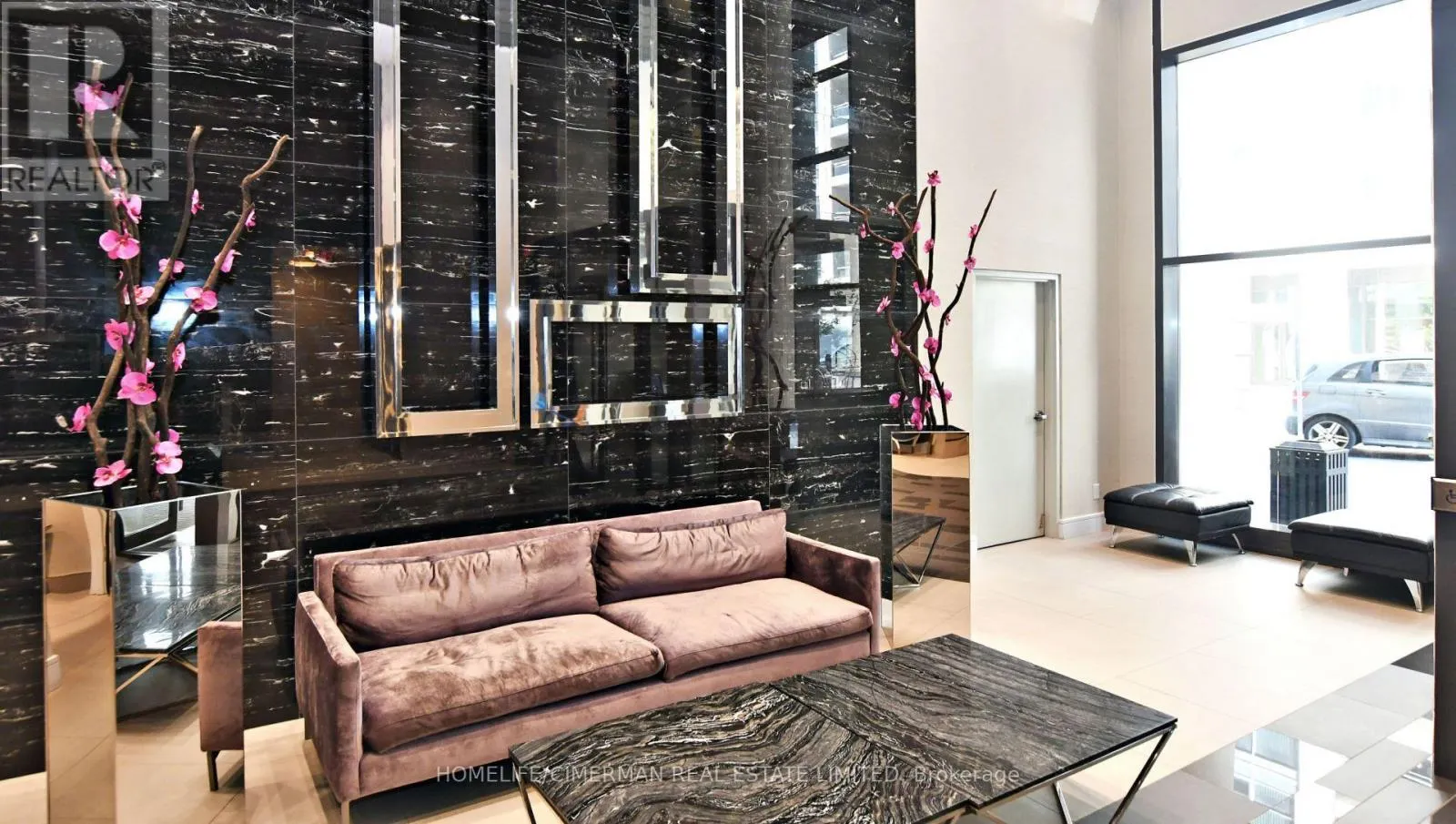809 - 9199 YONGE STREET