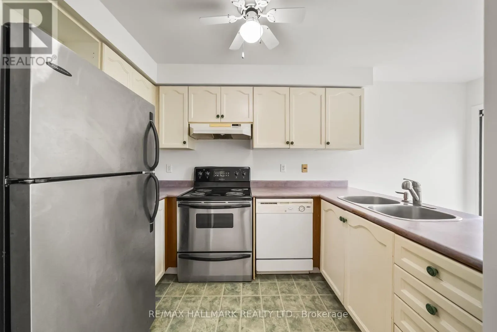 302 PINNACLE TRAIL