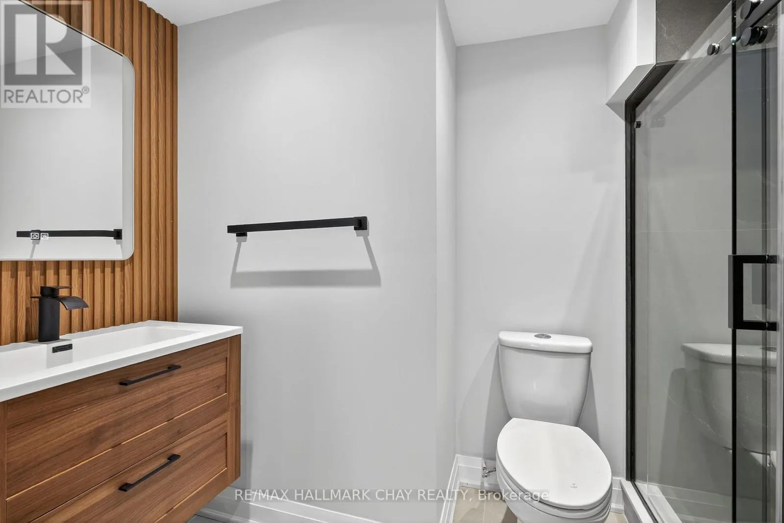 LOWER - 110 GLENDOWER CRESCENT