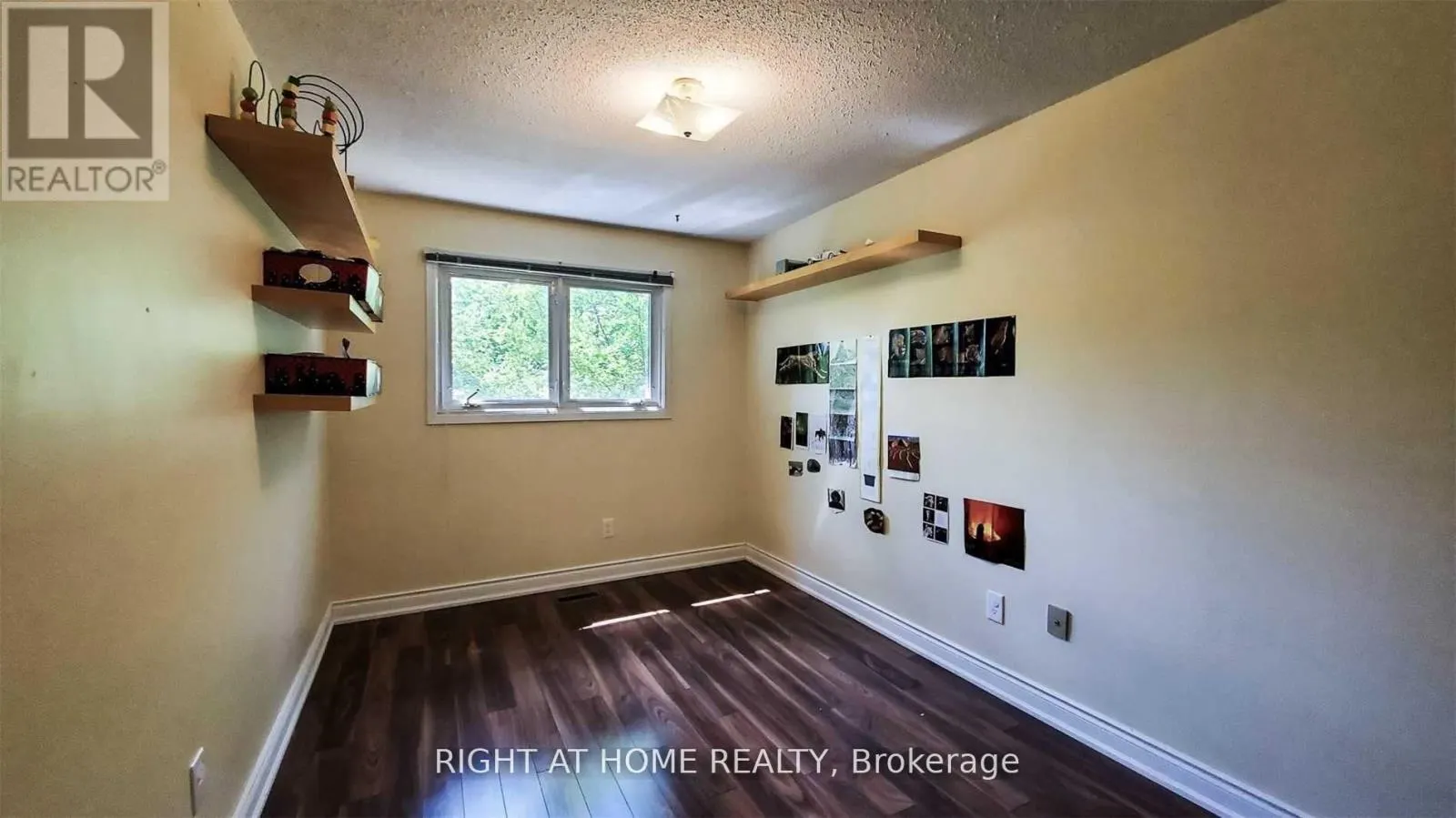 28 BAYWOOD COURT