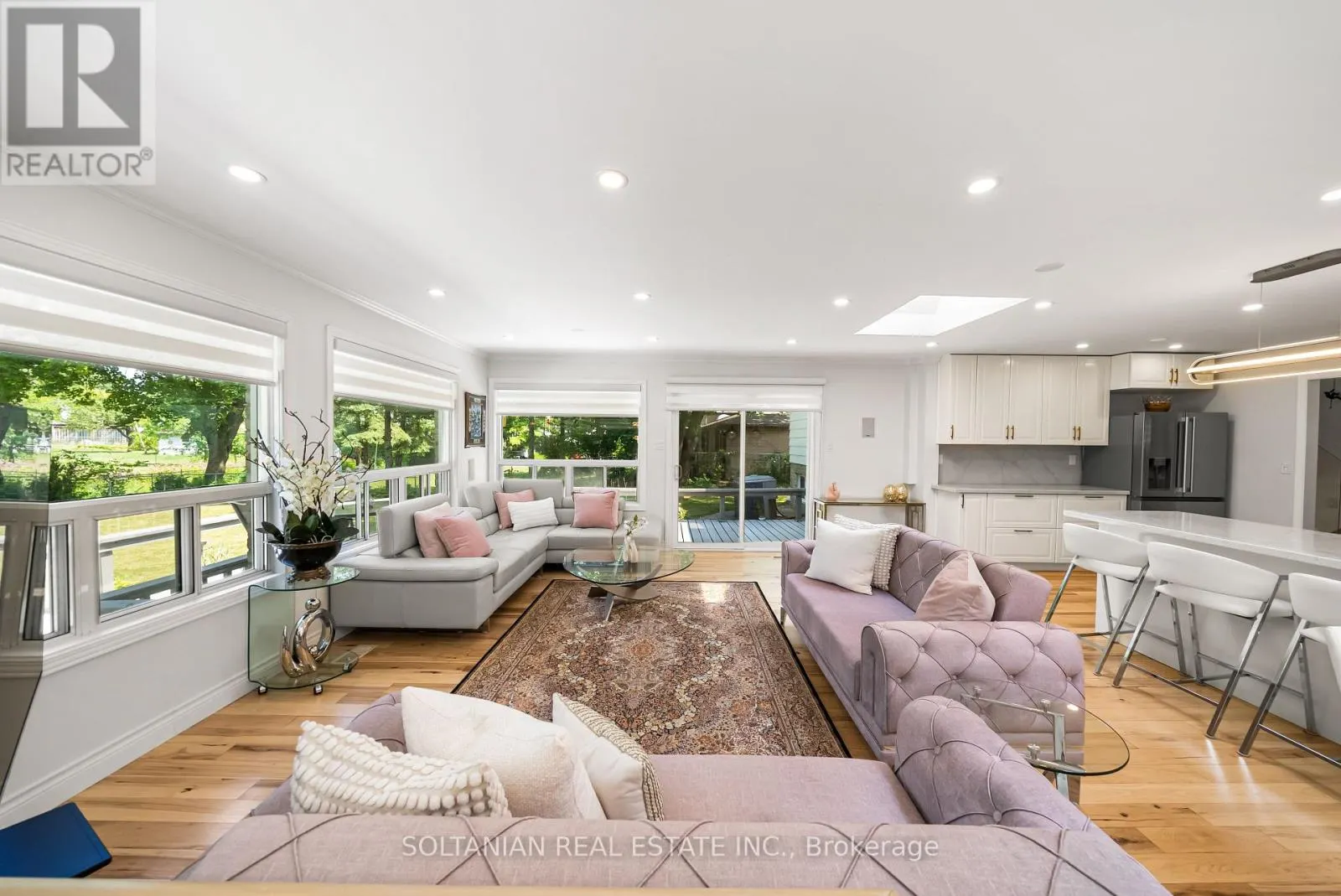 66 LAKELAND CRESCENT