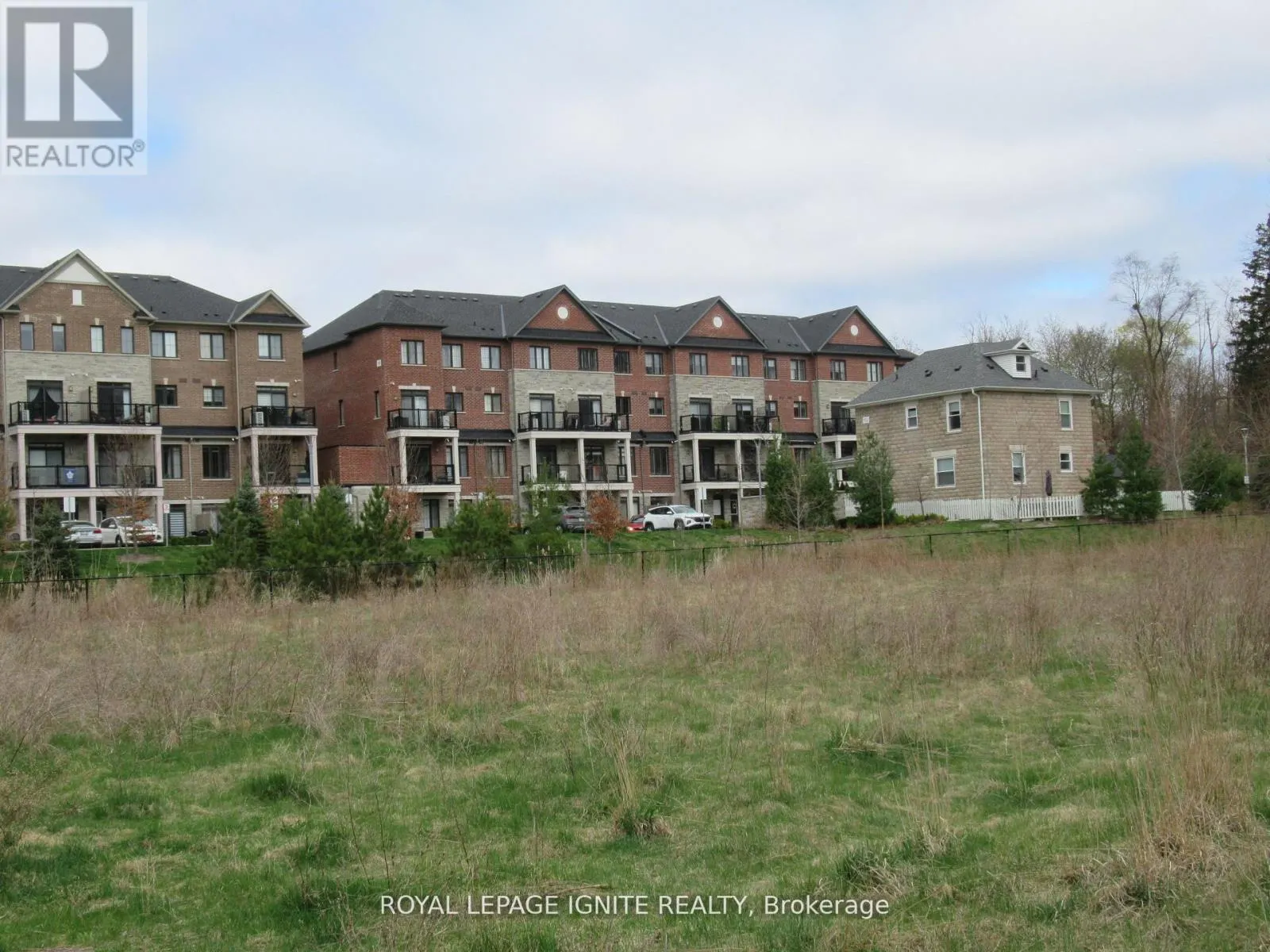 13 - 196 PINE GROVE ROAD