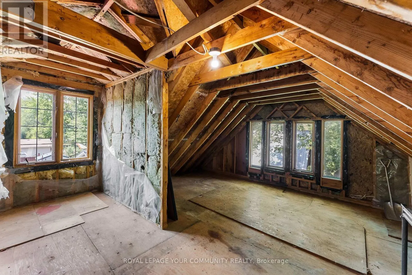 204 WOODLAND AVENUE