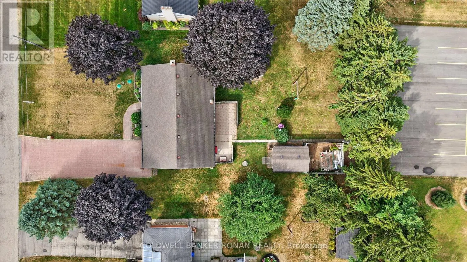 8 DOUGLAS DRIVE